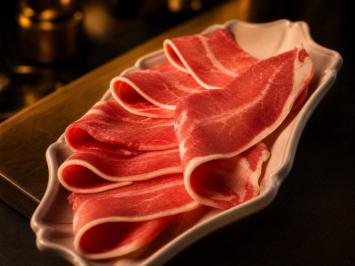 ラムしゃぶとパクチーの盛り付け